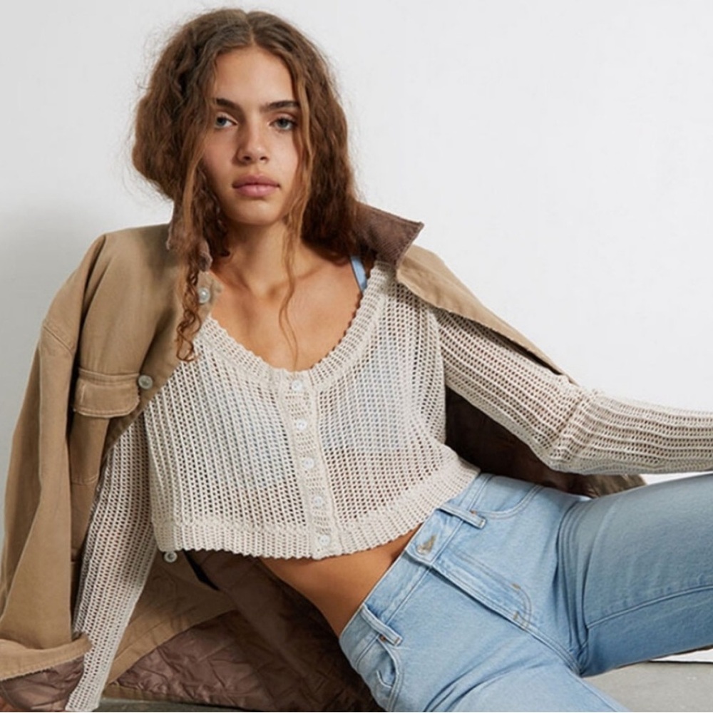La Hearts Cream Cropped Knit Button-Up Cardigan
